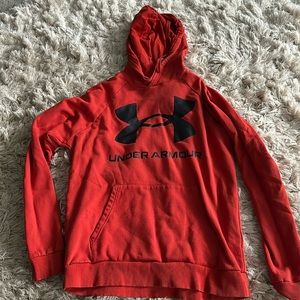 Loose fitting Under Armour mens sweatshirt, size medium